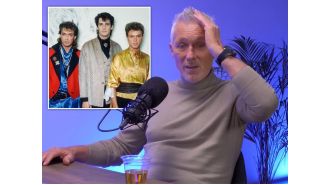 An 80s pop star worries about having only 10 years to live.