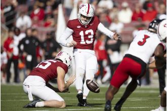 Stanford pulls off upset against No. 22 Louisville with last-second 52-yard field goal by Kenney.