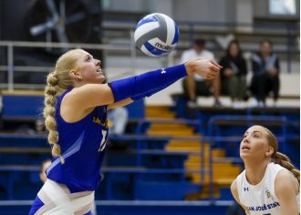 The San Jose State women's volleyball team makes a comeback and wins a thrilling game after returning to the court.