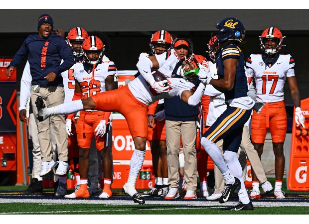 The Cal Bears were defeated at home by Syracuse, losing 33-25.