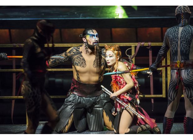 Former WWE wrestler undergoes dramatic weight loss for new role in Cirque Du Soleil, leaving fans shocked by his transformation.