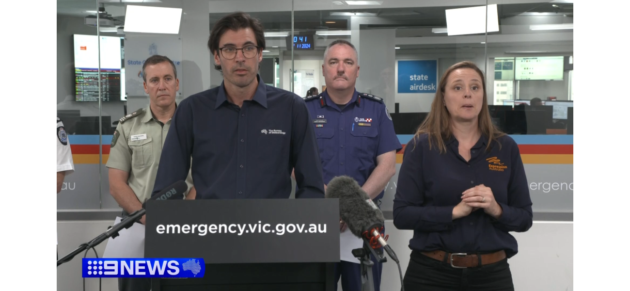 More people required to leave western Victoria due to ongoing uncontrolled fires.