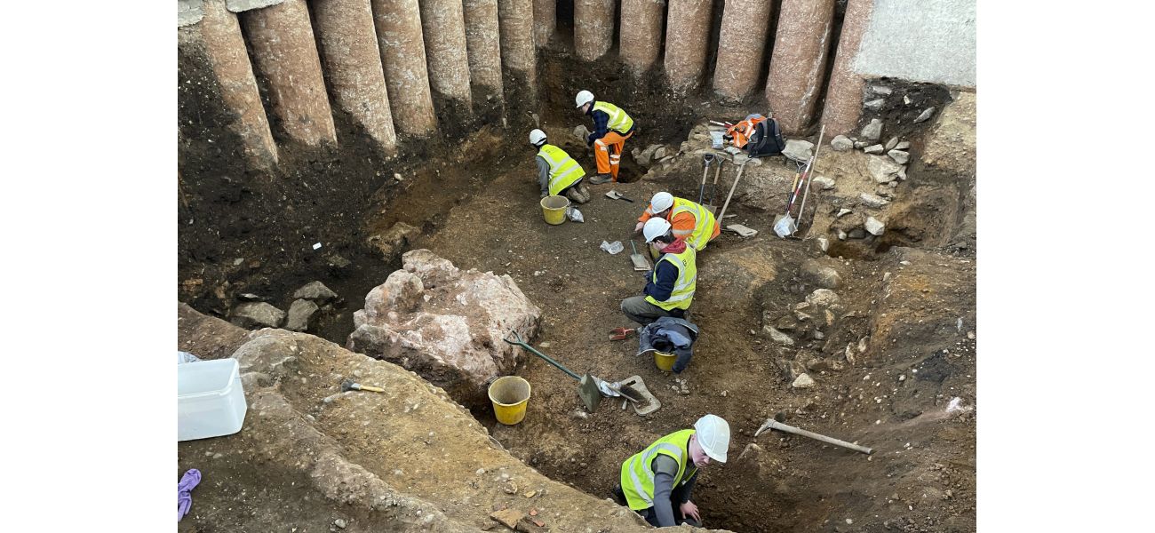 More than 100 bodies found in a burial pit, the mysterious circumstances remain unsolved.