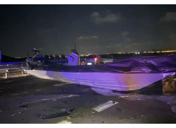 Two British men were fatally injured when their car collided with a speedboat suspected to be involved in drug trafficking in Spain.