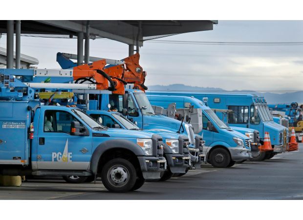 There is a gas and water leak in Cupertino and people are being evacuated. Fire Department is on the way.