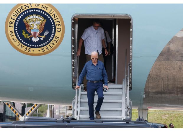 Biden approves Ukraine to utilize US-provided long-range missiles for more extensive attacks within Russia.