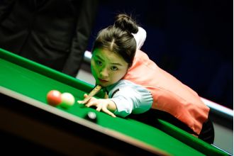 Bai Yulu continues her winning streak by claiming victory in the UK Championship qualifying for women's world champion.