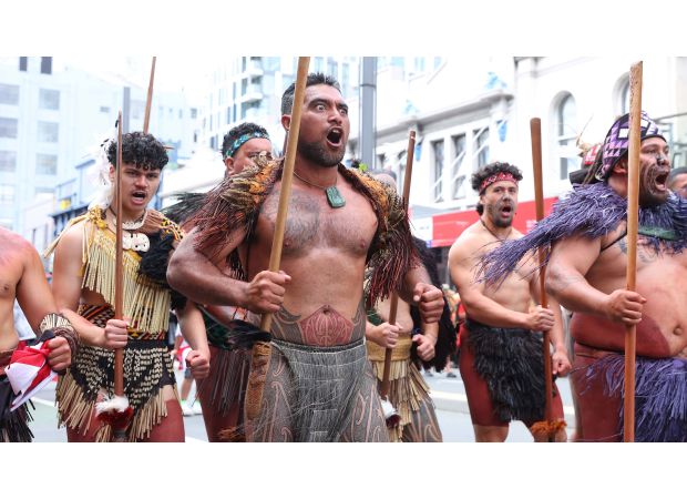 What is the reason for the mass demonstrations in New Zealand demanding Māori rights?