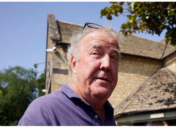 Clarkson ignores doctor's advice to take part in farmer's rally due to large-scale public anger.