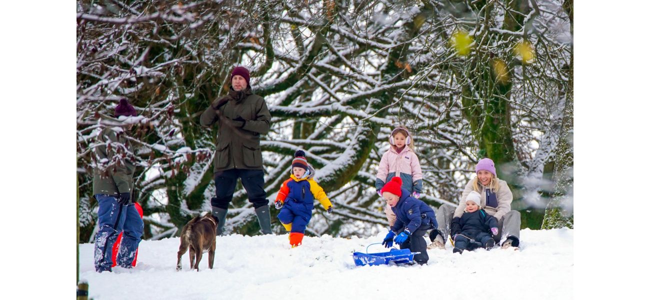 The UK is experiencing heavy snow, making it resemble Lapland, and there is more snow expected.