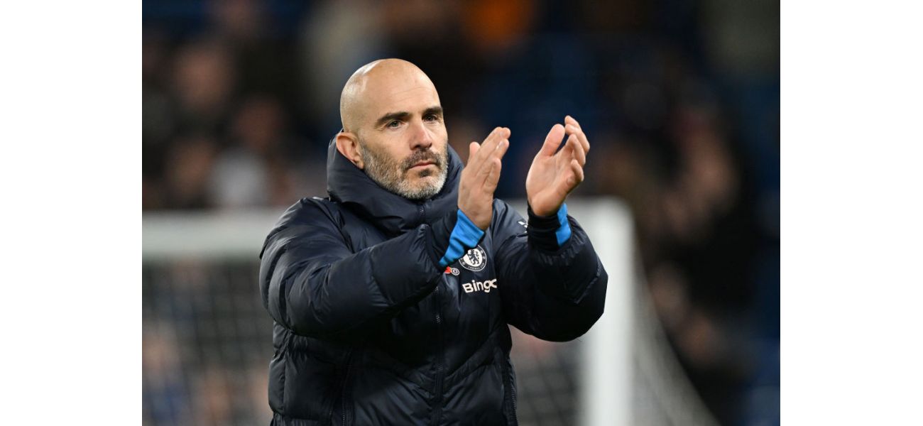 Ex-Chelsea player Emmanuel Petit explains why a player linked to Man Utd hasn't been playing for Chelsea.