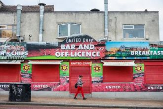 Manchester United cafe gets 0-star rating due to rat problem.