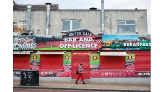 Manchester United cafe gets 0-star rating due to rat problem.