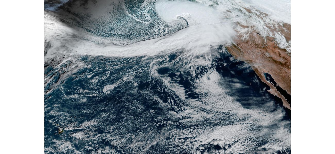 A map displays a rare bomb cyclone that will hit like a hurricane every ten years.