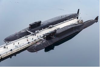 Is Russia currently inclined towards deploying nuclear weapons?