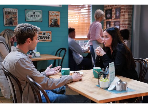 Lauren's pregnancy woes escalate in EastEnders.