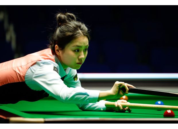 Bai Yulu, the women's world champion, continues her winning streak by making history at the UK Championship.