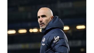 An influential Chelsea player has been advised to stop complaining by his team amid rumors of a transfer to Manchester United.
