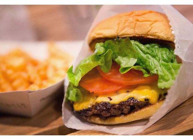 Airline to offer Shake Shack burgers on flights.