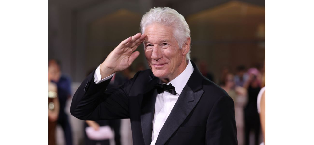 Richard Gere surprises TV host with offensive gesture during live show
