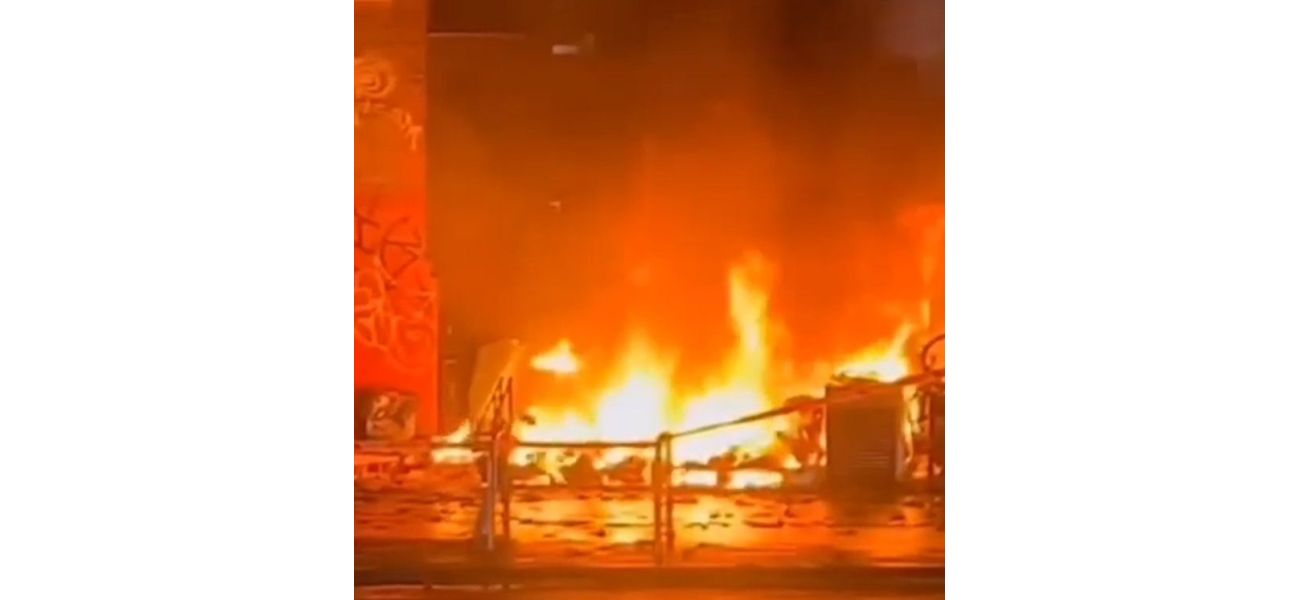Homeless camp in central London destroyed by fire, now being rebuilt by heroes.