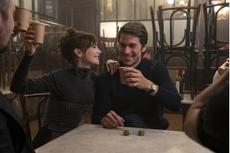 Popular Netflix actor will be back on hit TV series despite previous threats to leave and criticism of recent season.