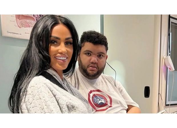 Katie Price's son Harvey sends rare text asking for Christmas gifts.