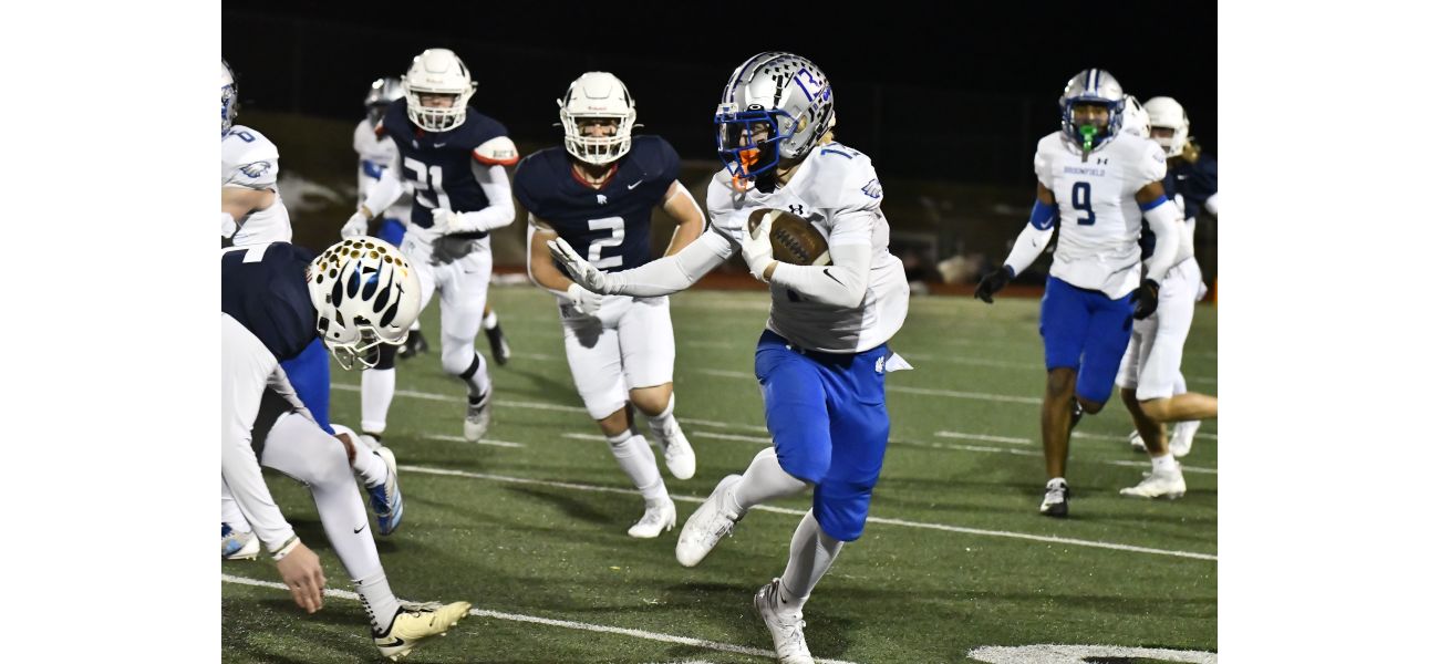 Broomfield defeats Palmer Ridge with Colin Torres scoring three touchdowns.