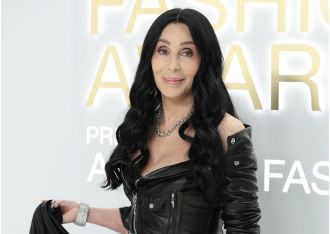Cher criticizes deceased director for being a 