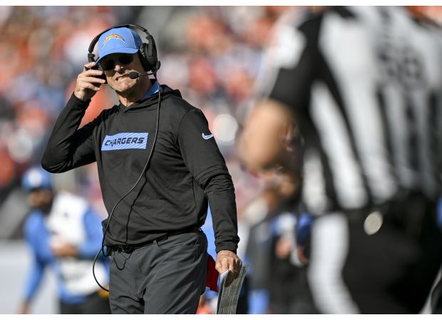 The AFC race for the top seed is heating up and the Harbaugh Bowl on Monday night will be a must-see event.