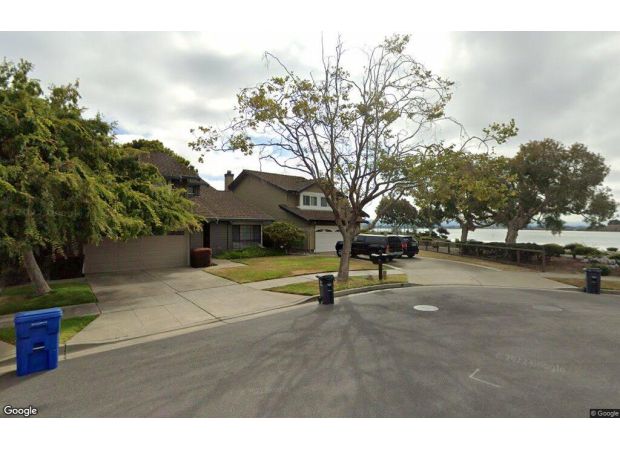 Alameda home sells for $1.8 million, with four bedrooms.