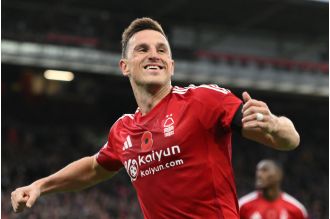 Why is Chris Wood not in the starting lineup for Nottingham Forest against Arsenal?