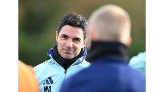14-year-old prodigy joins Arsenal first team training before match against Nottingham Forest, thanks to Arteta's invitation.