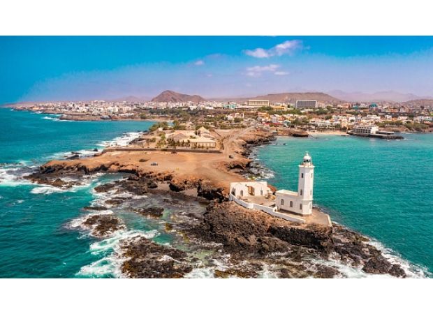 Spend your winter in a 27°C paradise on a heavenly island known for its beauty.