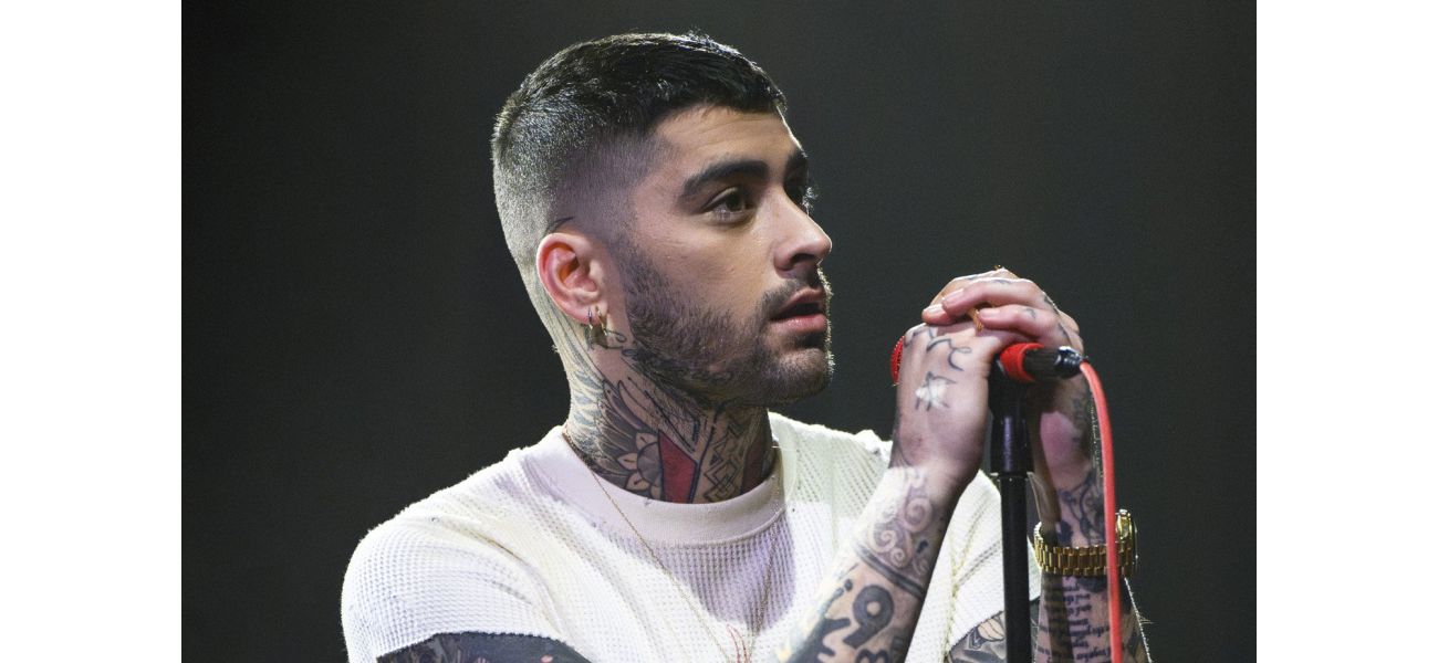 Zayn Malik honors Liam Payne at first tour show following recent funeral.