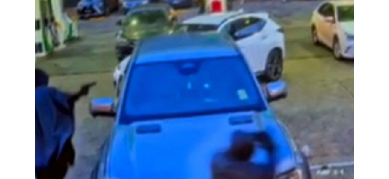 Concerns about potential revenge from criminal groups as the suspects in the Surry Hills shooting are still at large.