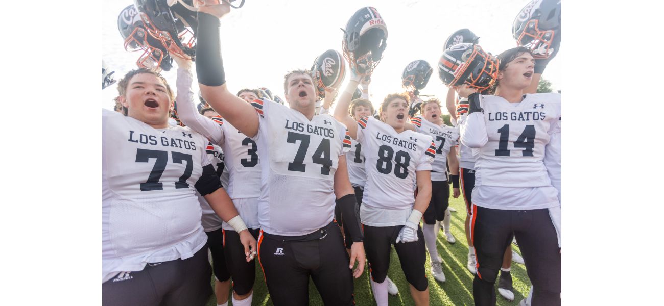 Los Gatos pulls off upset with late touchdown, advances to CCS D-I final.