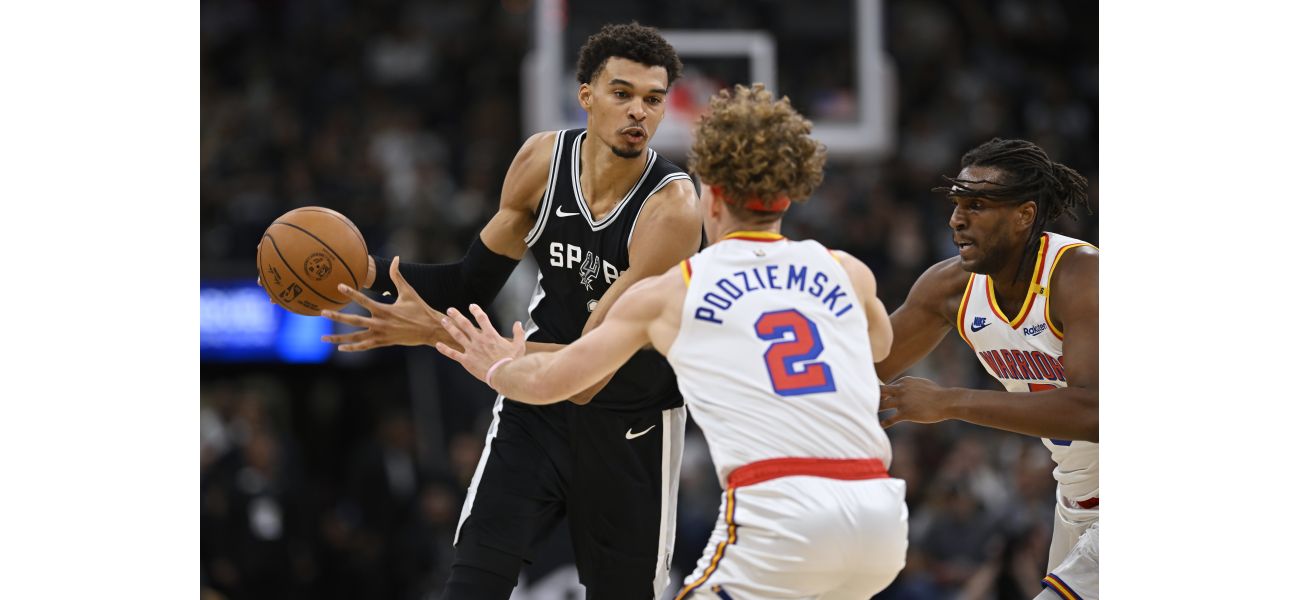 Spurs defeat Warriors in game as Warriors struggle to keep up.