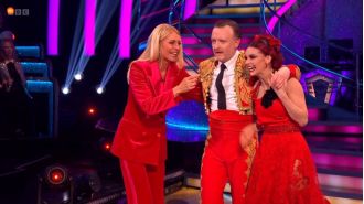 Dancer Dianne Buswell moved to tears as her father sees her perform after 7 years on Strictly.