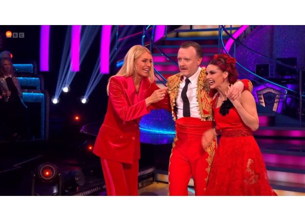 Dancer Dianne Buswell moved to tears as her father sees her perform after 7 years on Strictly.