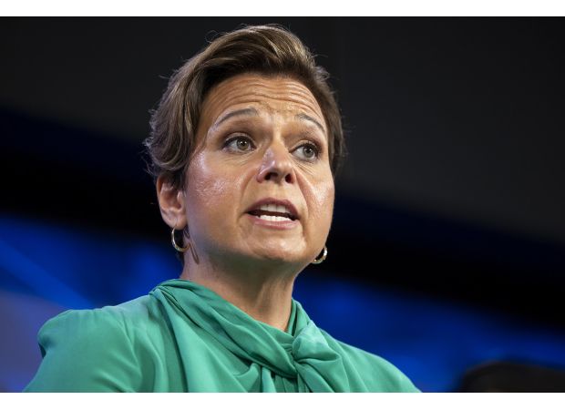 Labor drops misleading content due to Senate resistance.