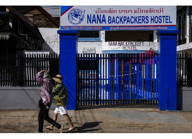 Woman's vision lost after consuming alcohol at 'methanol poisoning hostel' in short

Female becomes blind from drinking at 'methanol poisoning hostel'