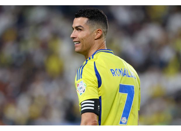 Mourinho denies persuading Ronaldo to join Fenerbahce via phone.