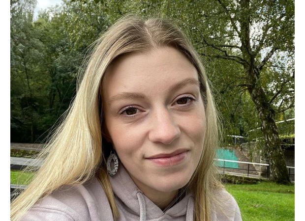 Random person's flowers on train platform = life-saving.