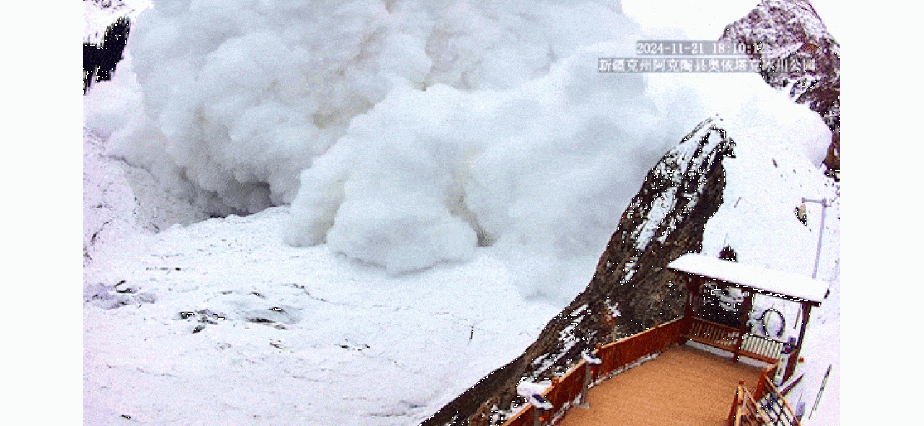 Cams film massive avalanche engulfing mountain valley in stunning moment.