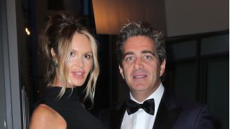 Supermodel Elle Macpherson's decision to reject chemotherapy treatment for her cancer led to the end of her marriage.