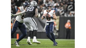 Broncos get good grades for Nix's strong performance in an important win against the Raiders on the road.