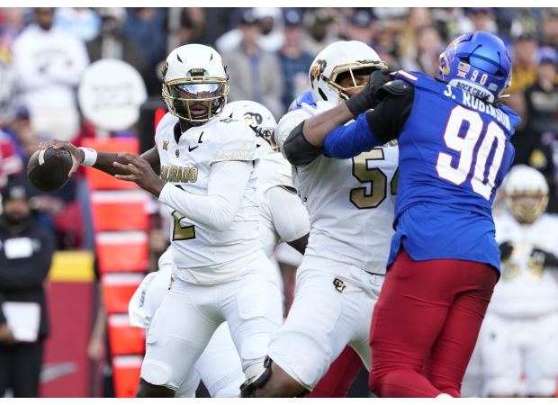 After losing, CU Buffs drop in AP college football poll while Oregon remains in top spot for Week 14.