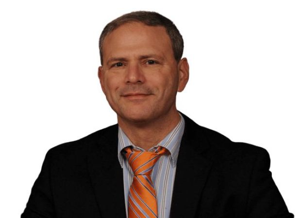 Surgeon suspended for giving patients 'potato' noses.