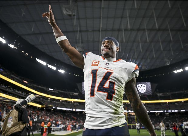 New QB Bo Nix leads team to victory against Raiders, hinting at a brighter future for Broncos. 